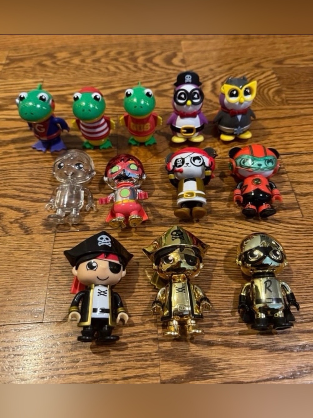 Lot / Set of 12 Medium size Ryan’s world figures & accessories